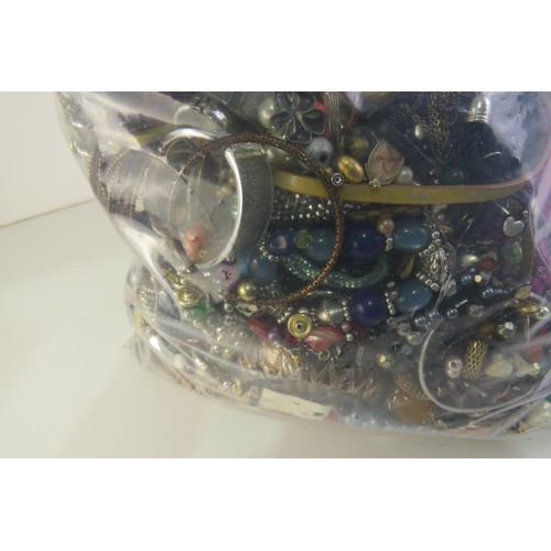 98 - 10kg bag of costume Jewellery.