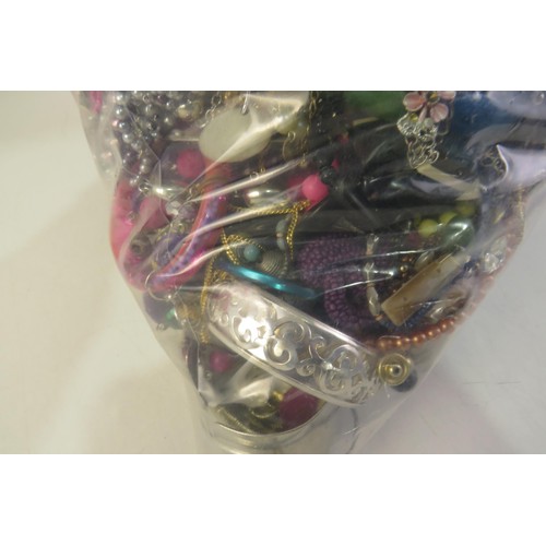 98 - 10kg bag of costume Jewellery.