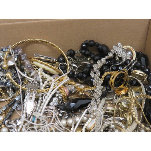 95 - Box full of vintage jewellery.