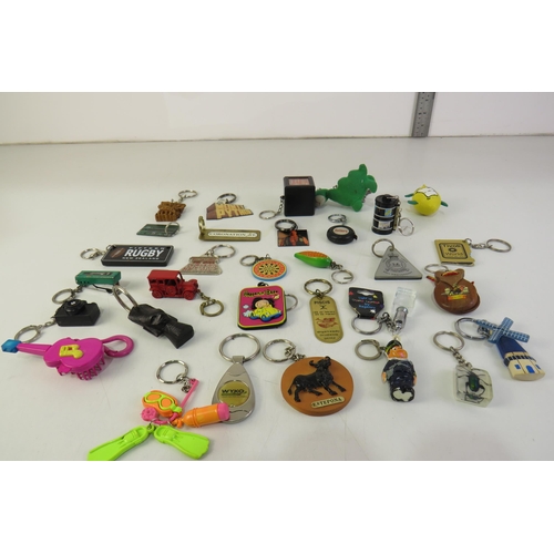 133 - Thirty novelty key rings