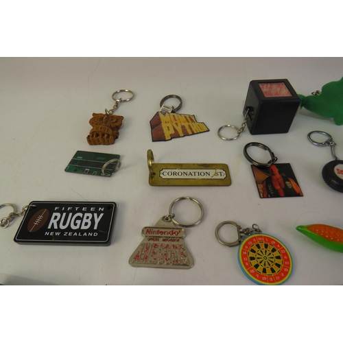 133 - Thirty novelty key rings