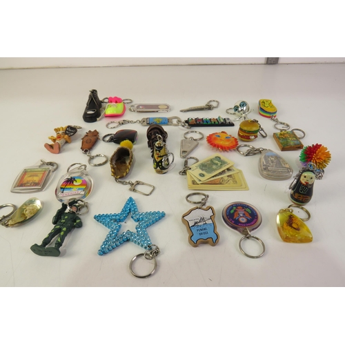 136 - Thirty novelty keyrings