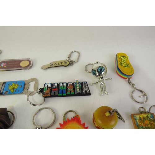 136 - Thirty novelty keyrings