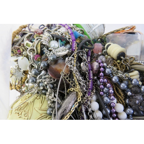 176 - 10kg Mixed jewellery