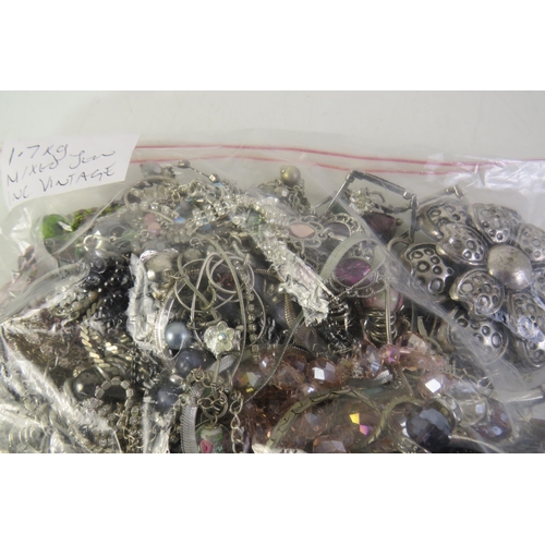 177 - 1.7kg mixed quality jewellery including vintage