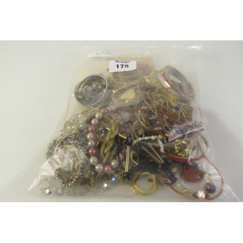 178 - 1.2kg mixed quality jewellery including vintage