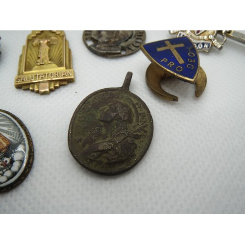 93 - Antique/vintage religious fobs, medals and badges.