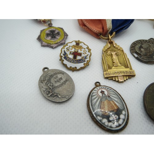 93 - Antique/vintage religious fobs, medals and badges.