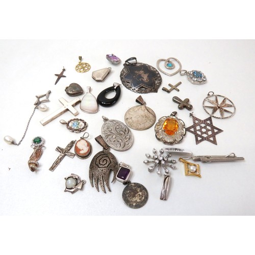 47 - Job lot of assorted silver pendants include Cameo, Gemstone, lockets etc.
Weight 118g.