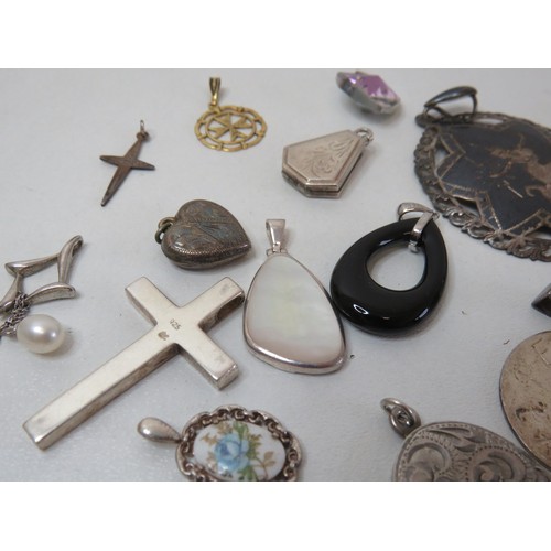 47 - Job lot of assorted silver pendants include Cameo, Gemstone, lockets etc.
Weight 118g.