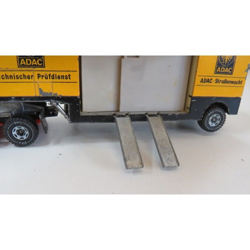 293 - Diecast Siku ADAC Straftenwacht Articulated Wagon V343