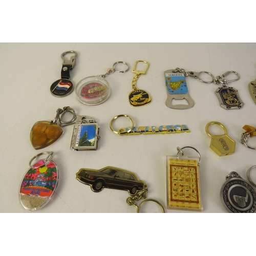 124 - Thirty various keyrings