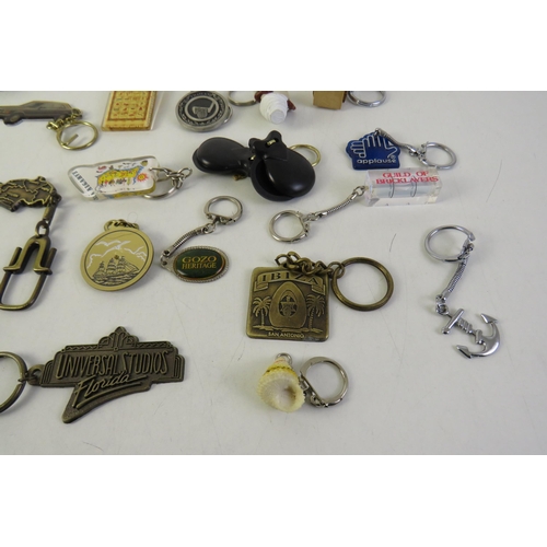 124 - Thirty various keyrings