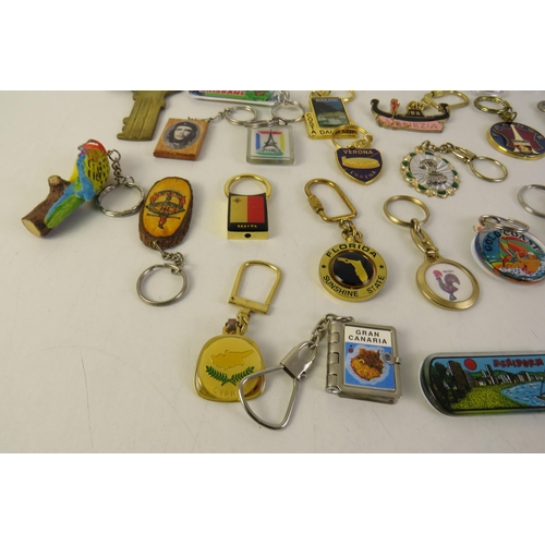 128 - Thirty various keyrings