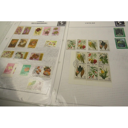 132 - One hundred sheets of world stamps flowers and animals