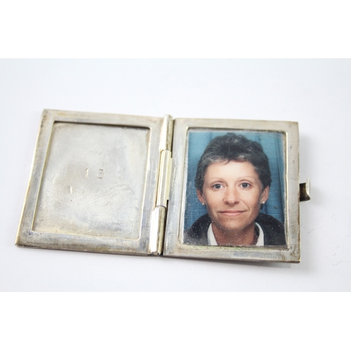 475 - 2 x Vintage .800 Silver Small Folding Photograph Frames (42g)