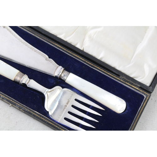 645 - W S Savage & Co Fish Serves Mother Of Pearl Silver Plate Cutlery Set 569g