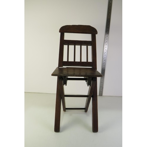 318 - Vintage Oak folding chair.