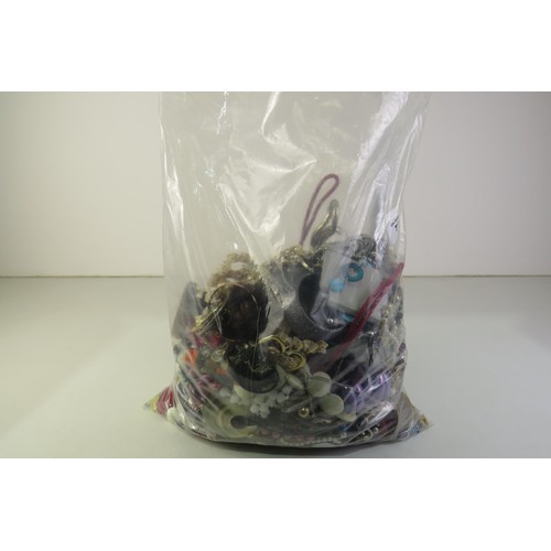 72 - 10kg bag of costume jewellery.