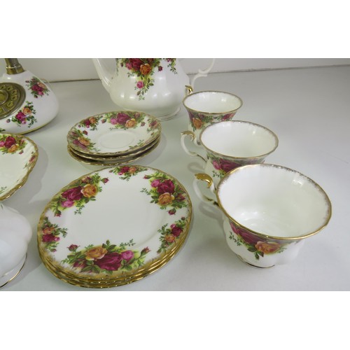 358 - Joblot of royal albert country roses includes telephone and tea/coffee set