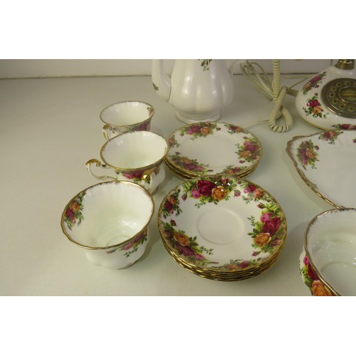 358 - Joblot of royal albert country roses includes telephone and tea/coffee set