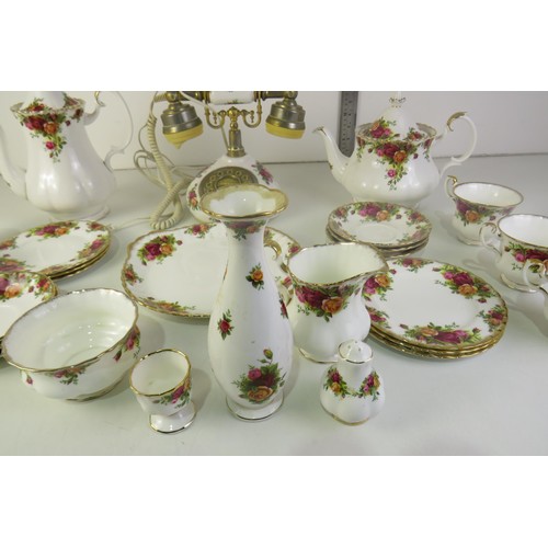 358 - Joblot of royal albert country roses includes telephone and tea/coffee set