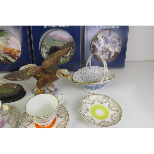 359 - Joblot of miscellaneous items includes wedgewood mantle clock, spaniel dog figure, eagle figure etc