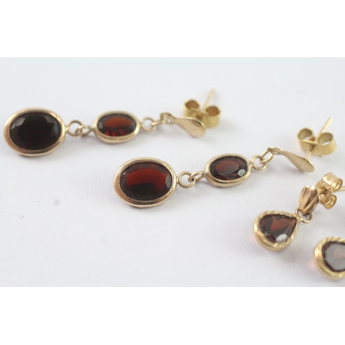 15 - 2x 9ct gold garnet drop earrings-2.29g