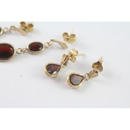 15 - 2x 9ct gold garnet drop earrings-2.29g