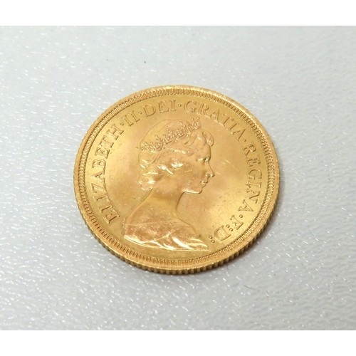 69 - 22ct Gold Full Sovereign 1974