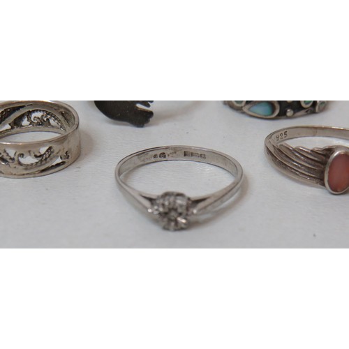 256 - Five silver rings