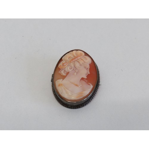 427 - Vintage silver mounted cameo in old box