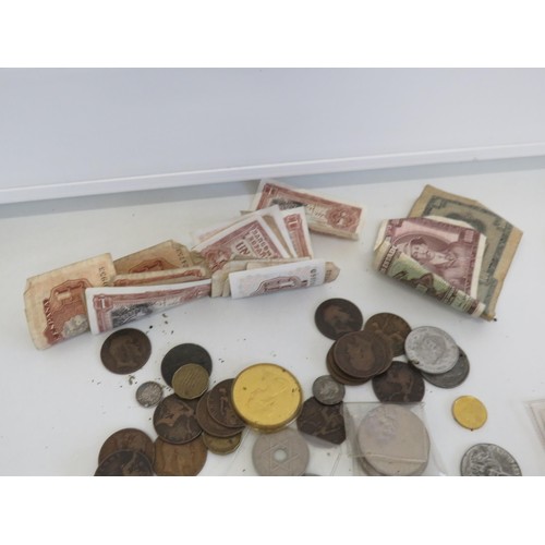 432 - Old coins and banknotes