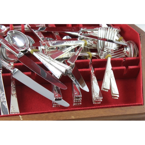 457 - Vintage Smith Seymour Silver Plate Cutlery Set with Wooden Canteen 5375g