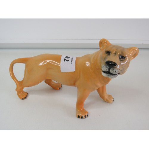 42 - Beswick Lioness and two cubs