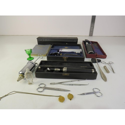 402 - Vintage medical instruments includes Ophthalmoscope, Keeler diagnostic set etc.