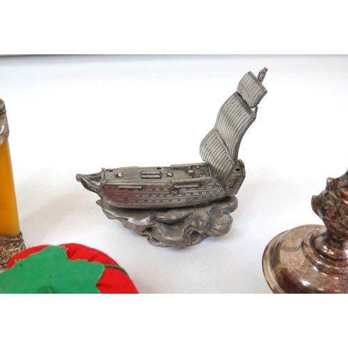 63 - A selection of collectables to include chinese snuff bottles, Brass pocket watch case etc.