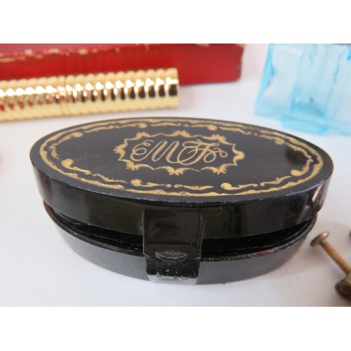 67 - Collection of vintage/antique ladies vanity items to include Max Factor lipstick compact, Art Deco p... 