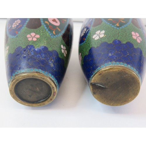 70 - A pair of antique Chinese Melping Cloisonne Enamel on brass vases.
Height 18cms.