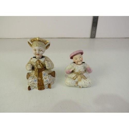 118 - Two nodding vintage dolls