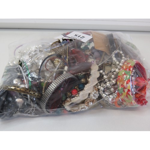 218 - Over 2kg of assorted costume jewellery.