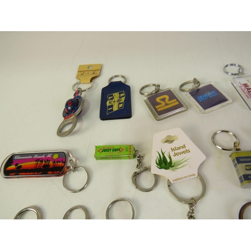 161 - 30 Novelty keyrings