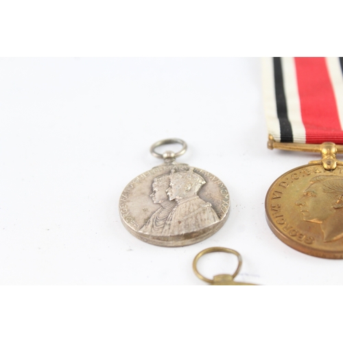 490 - Medals Inc Ww1 Victory Pte Francis Asc, Pte Hunt R War, Special Constabulary X5