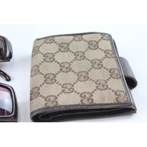 561 - Assorted Gucci Designer Accessories Inc Wallet, Sunglasses, Etc X 4