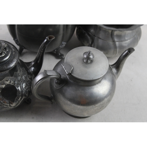 607 - Teapots Of Various Styles And Sizes Inc Melon Shaped, Floral Detail…