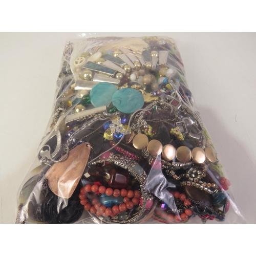 174 - 2kg of mixed costume and vintage jewellery