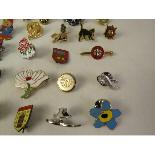 195 - Joblot of collectable pin badges