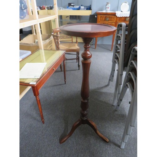 405 - Antique folding mahogany cake stand and wooden jardiniere plant stand