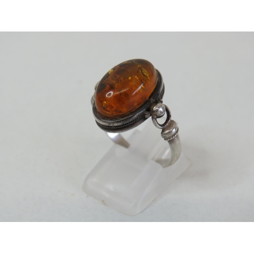 47A - Vintage silver and amber ring