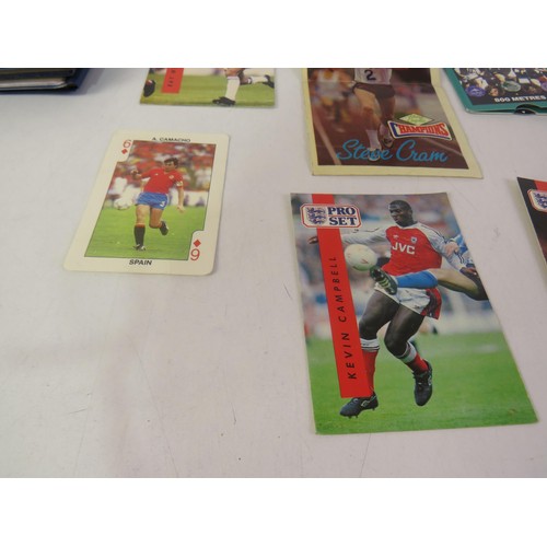 435 - Esso squelchers football trading cards